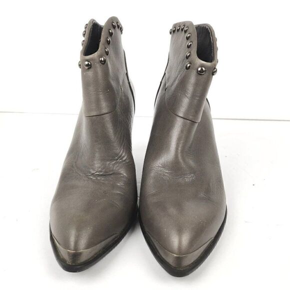 B. Makowsky Quincy Gray Soft Leather Studded Ankle Boots Booties Womens Size 7 - Picture 3 of 9